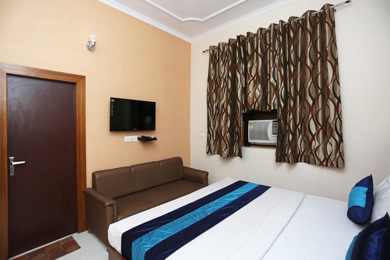 Chandra Palace Hotel 3*
